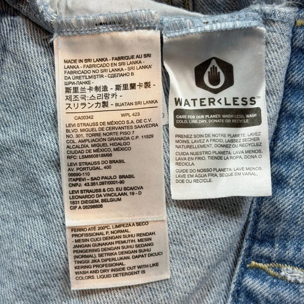Levis Trucker Jacket Mens M Light Blue Distressed Denim PC9-29944-0164 Good‎ - Picture 4 of 16